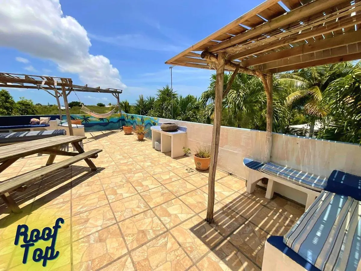 Hébergement de vacances Villa Ti Bwa Carbet Cosy Semi-Exterieur Avec Toit Terrasse à Sainte-Anne  Guadeloupe