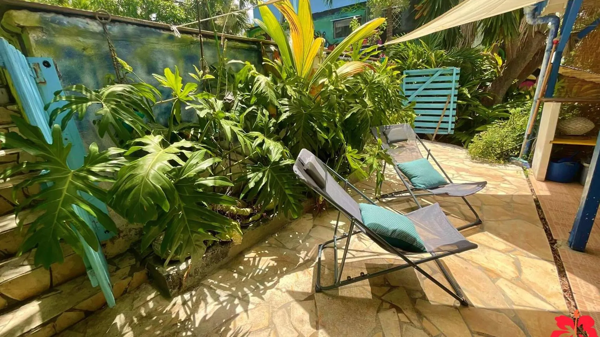 Hébergement de vacances Villa Ti Bwa Carbet Cosy Semi-Exterieur Avec Toit Terrasse à Sainte-Anne